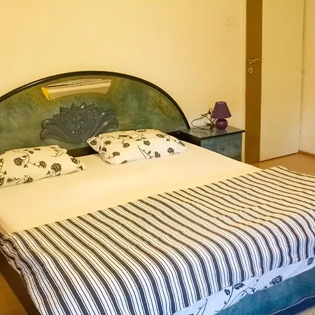 Resting House Din *